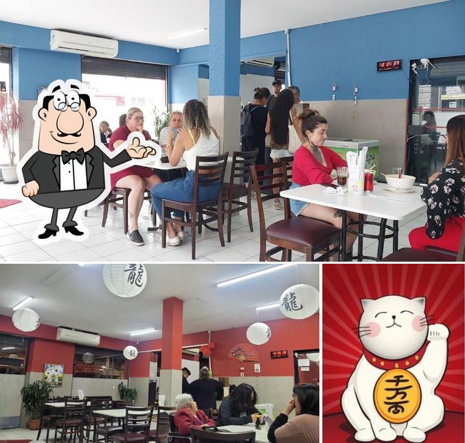 A interior e exterior do restaurante