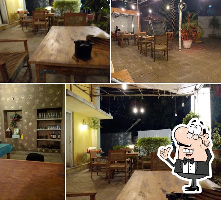 The interior of Barrita Burrito