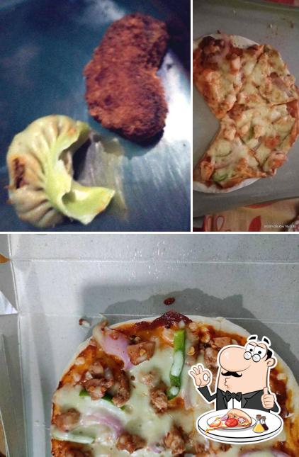Order pizza at Cafe Foodista