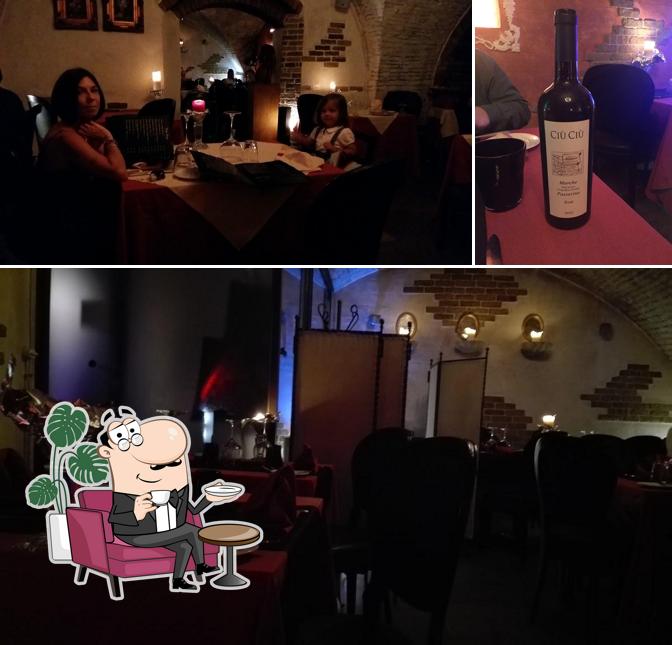 Dai un'occhiata agli interni di Borgo Antico