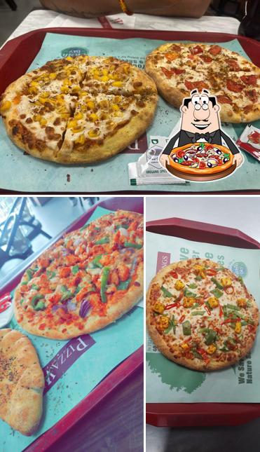 At Pizza Wings - Patta Bohri (Jammu), you can get pizza