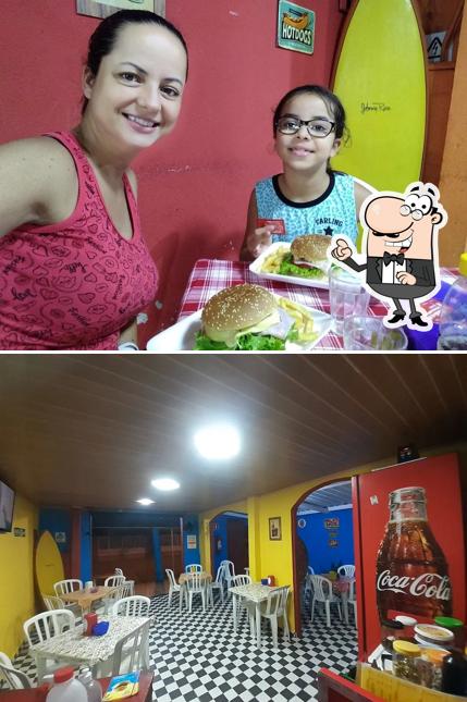 O interior do HAMBURGÃO SURF