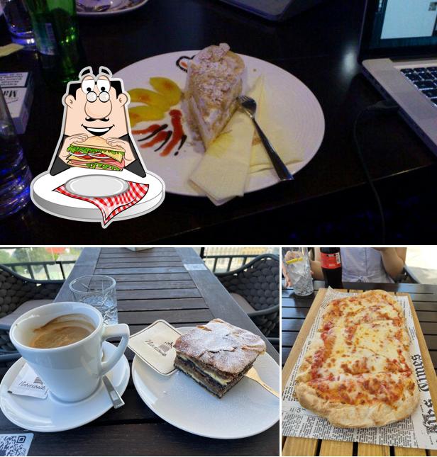 Ordina un panino a Caffe Nebotičnik