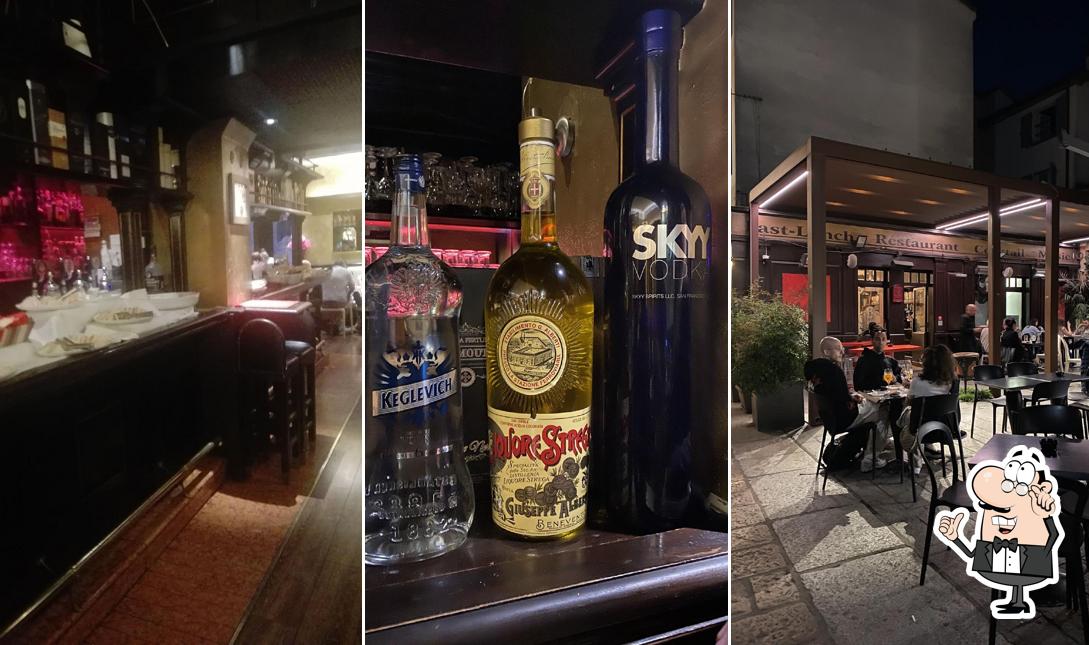 Gli interni di Aris Café