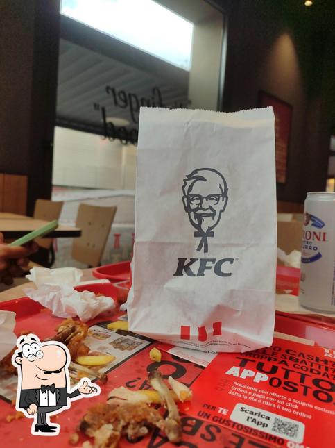 Gli interni di KFC - La Galleria