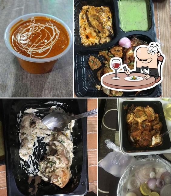 Food at Mitran Da Junction