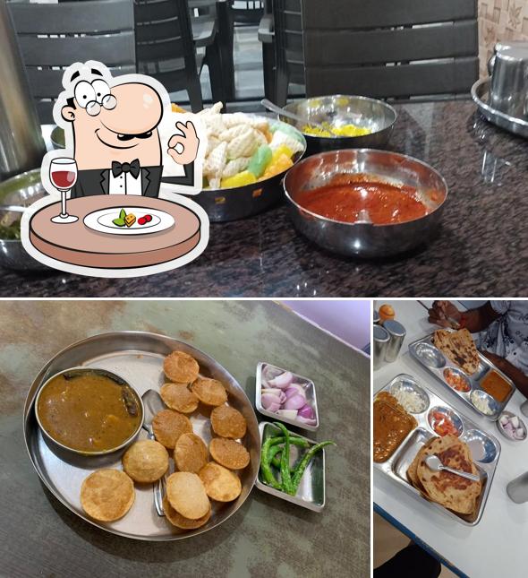 Meals at Rajubhai Purishak