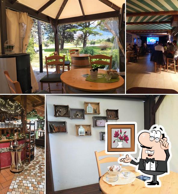 Siediti a un tavolo di Bar Al Fungo