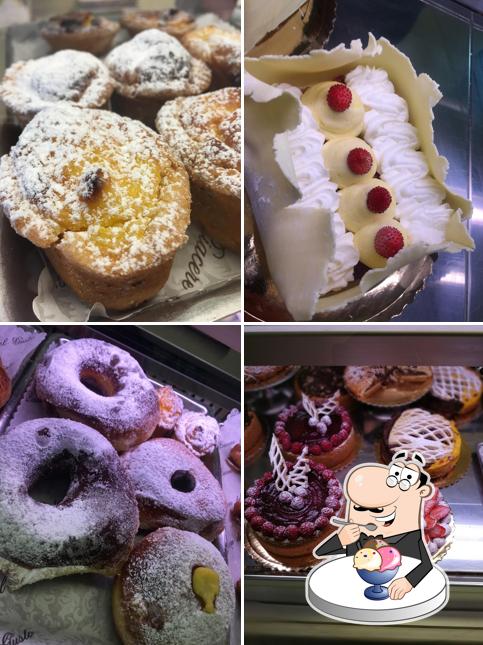 Non scordarti di provare un dessert a Pasticceria Mauro