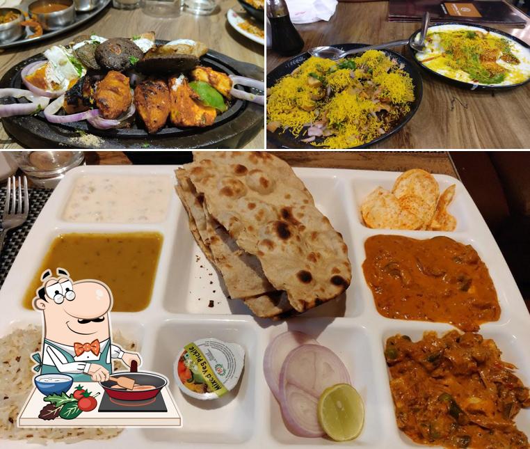 Chicken curry at Bhartiya Jalpan