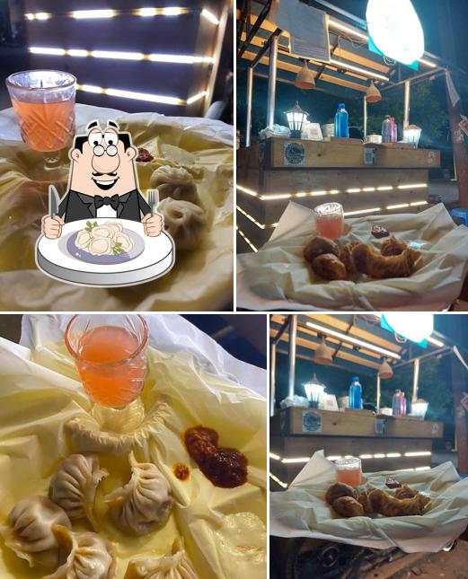 Dumplings at Momo cart