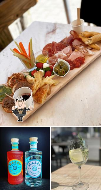 Goditi qualcosa da bere a Bar Asso Di Cuori