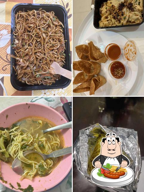 Food at Khaomomo (Cloud Kitchen)