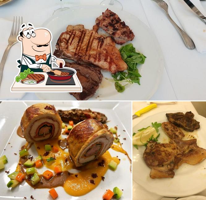 Ordina i piatti di carne a Villa Architetto