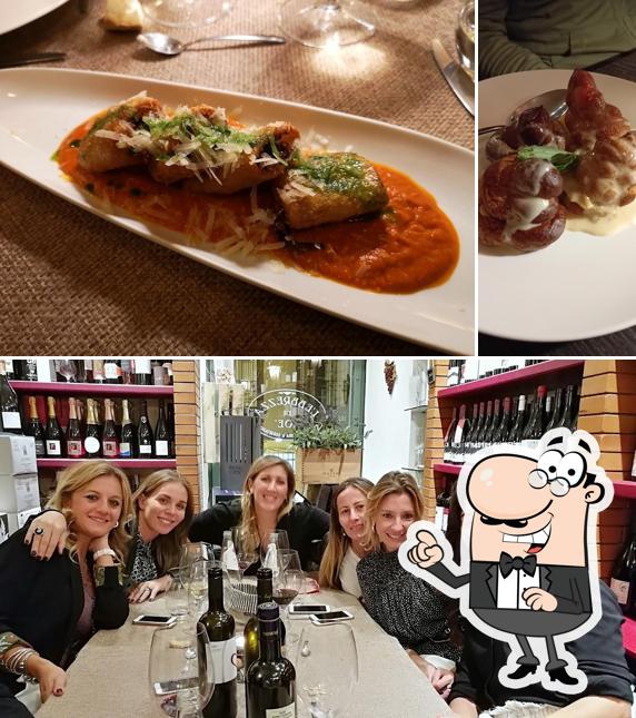 La interni e cibo del ristorante