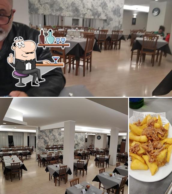 Siediti a un tavolo di Pizza Cor' e Fantasij
