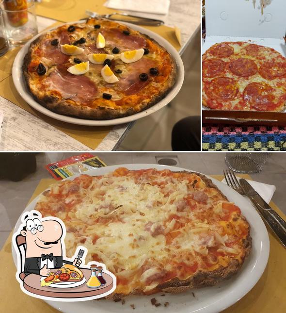 Scegli tra le molte varianti di pizza