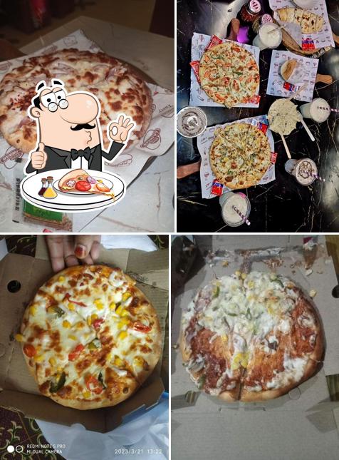 Order pizza at PIZZERIA BISTRO