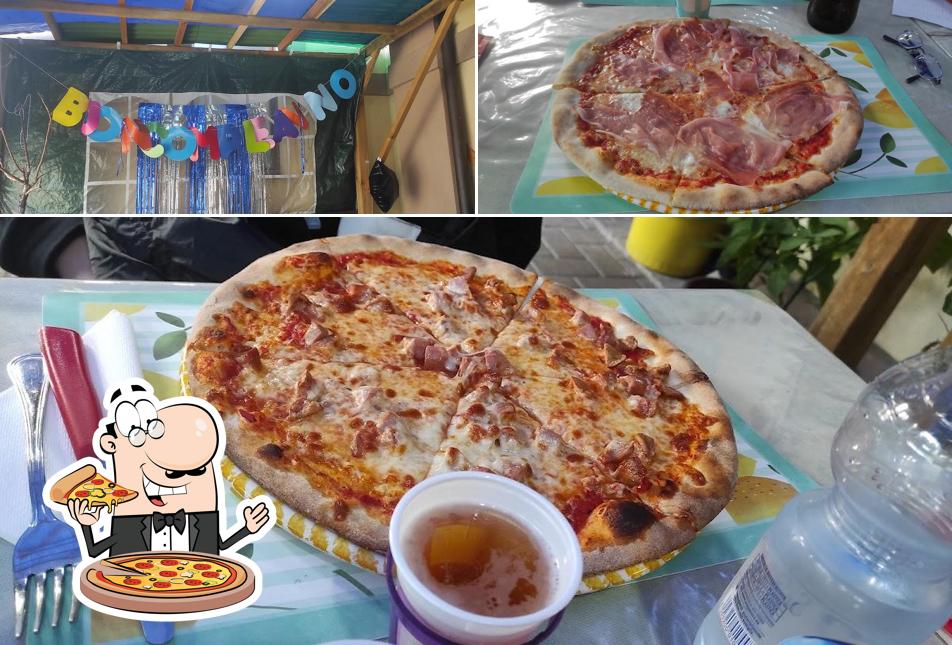 Ordina tra le molte varianti di pizza