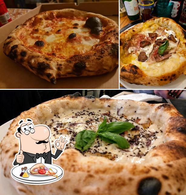 Scegli una pizza a Pizzeria Vitaccia