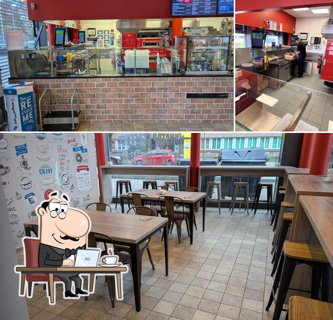 Siediti a un tavolo di Domino's Pizza