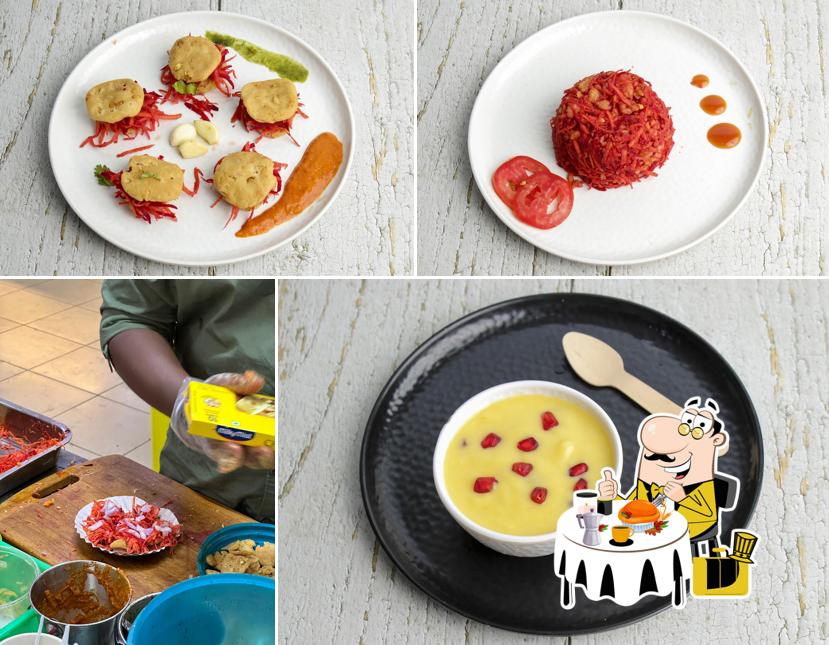 Meals at HOME BITES THATTU VADAI SET