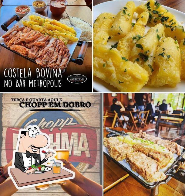 Platos en Bar Metrópolis