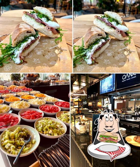 Club sandwichs à OANA Restaurant