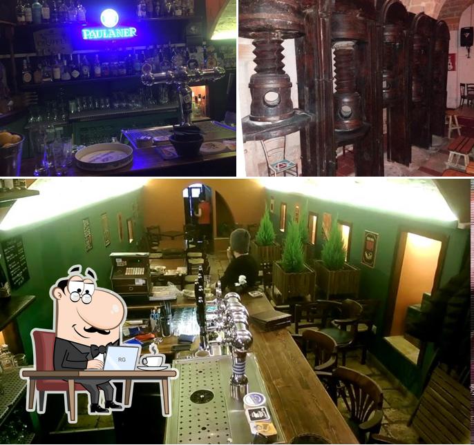 Gli interni di Orwell Meat House