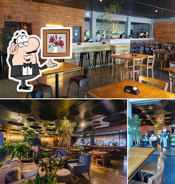 O interior do Trofi Restaurante & Forneria