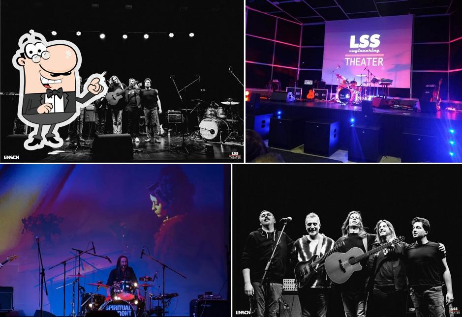 Dai un'occhiata agli interni di LSS THEATER
