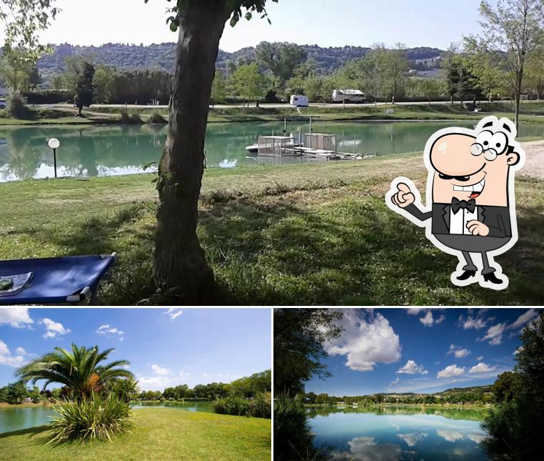 Puoi goderti l'aria fresca dal dehors di Lago Azzurro Camping Area Camper