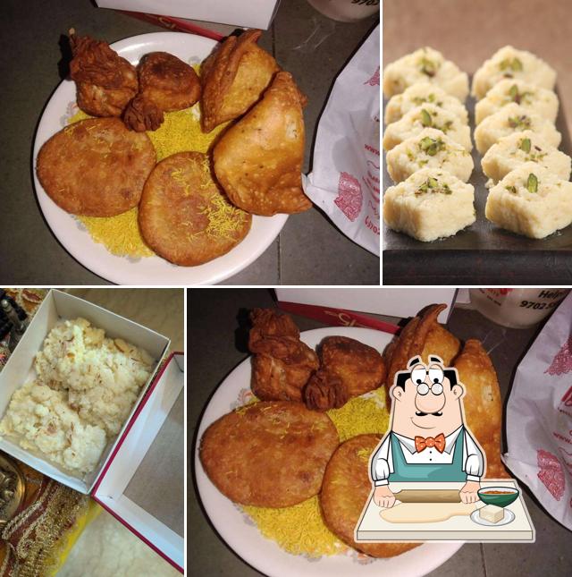 Samosa at Brijwasi Sweets