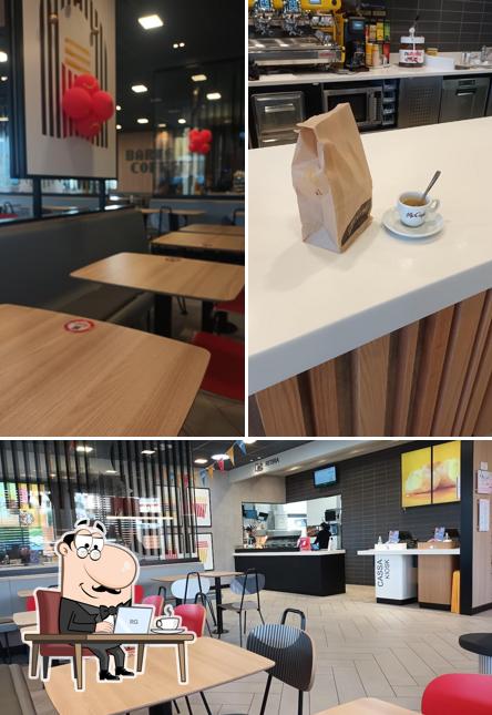 Siediti a un tavolo di McDonald's Porto Torres