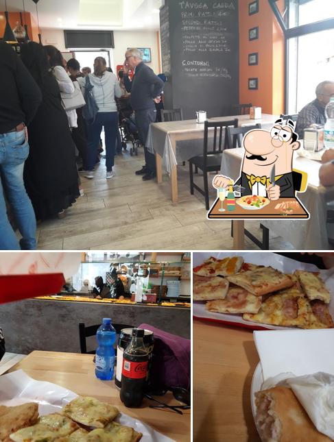 La cibo e interni del ristorante