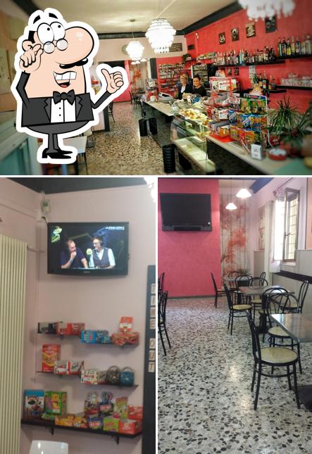 Gli interni di Time Out Café
