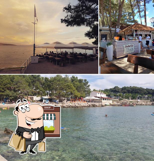 Goditi la vista dagli esterni di Restaurant Karaka