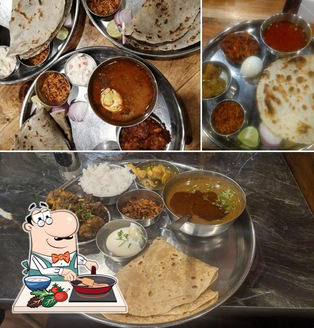 Chicken curry at Hotel Aai Jagdamb(हॉटेल आई जगदंब)