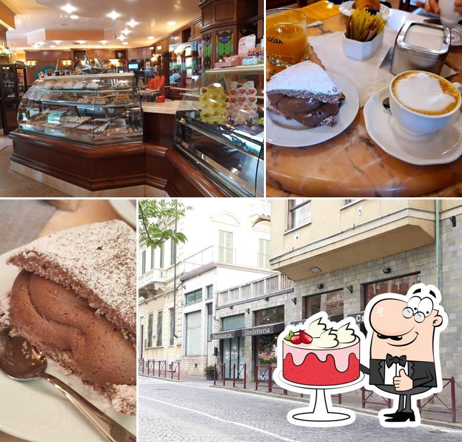 Guarda la foto di Balla