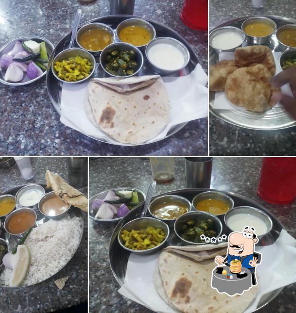 Food at Rajasthani Zaika (ৰাজস্থানী জাইকা)