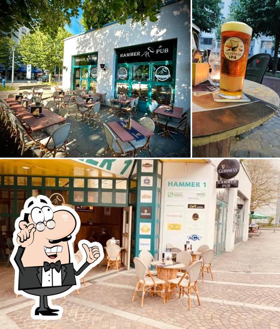 Dai un'occhiata agli interni di Hammer Pub
