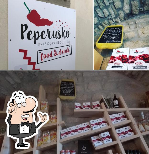 Siediti a un tavolo di Peperusko