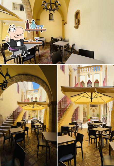 Gli interni di Speakeasy Wine Pub & Cocktail Bar