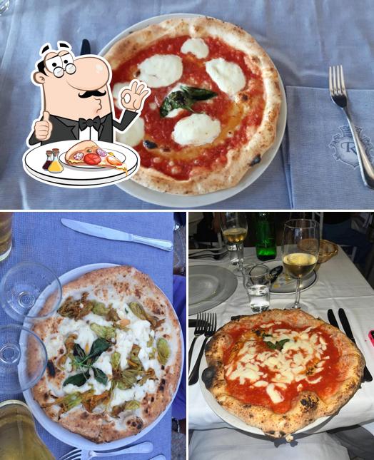 A Ristorante Reginella, puoi assaggiare una bella pizza