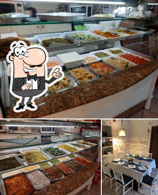 Dai un'occhiata agli interni di Goodfellas Café