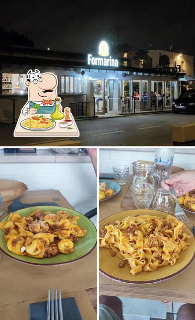 Questa è la immagine che presenta la cibo e esterno di Formarina