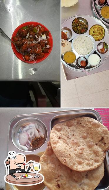 Meals at MANSHI'SBhartiya Vyanjan Ghar