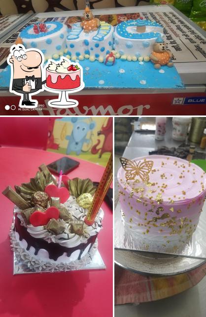 Red velvet cake at DARK BROWN CAKE SHOP