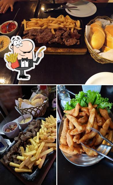 Peça batatas fritas no Armazém Jacarehy