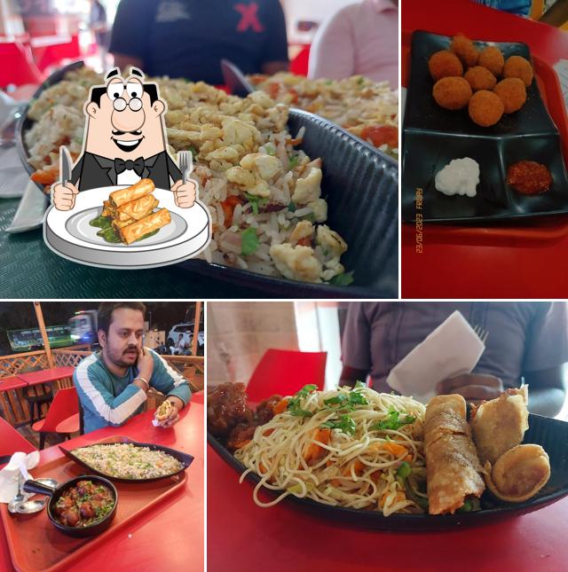 Spring rolls at Momo Nation Cafe